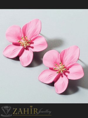 Модни метални матови обеци цветя в цвят пепел от рози с позлатени тичинки, размери 3 на 3 см, закопчаване на винт - C1033